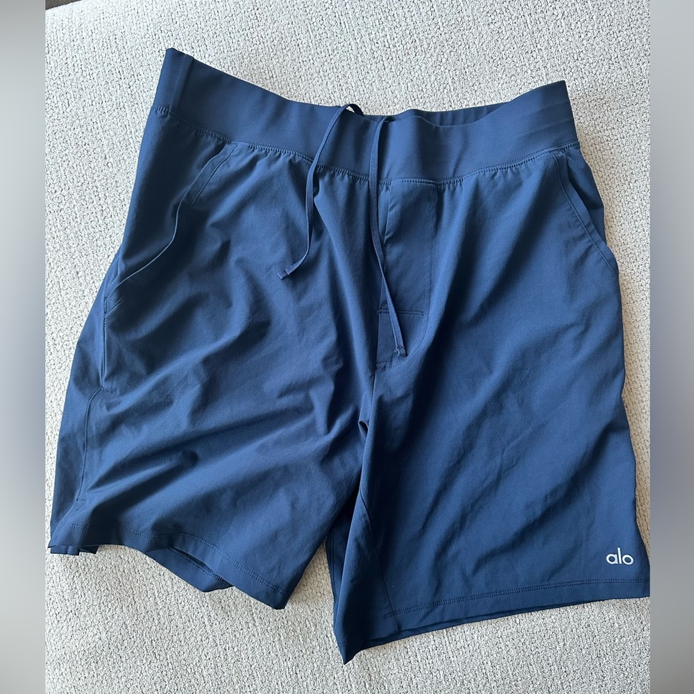Men’s Alo 7” Repetition Short, Size Large